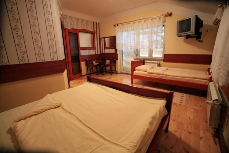 Hotel Dunav Sremski Karlovci Phòng bức ảnh
