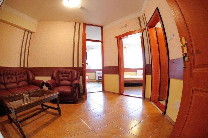 Hotel Dunav Sremski Karlovci Ngoại thất bức ảnh